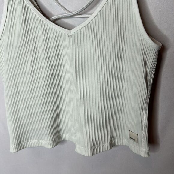Vuori White/Very Light Green Ribbed Cropped Top. Size Medium. - Picture 2 of 5